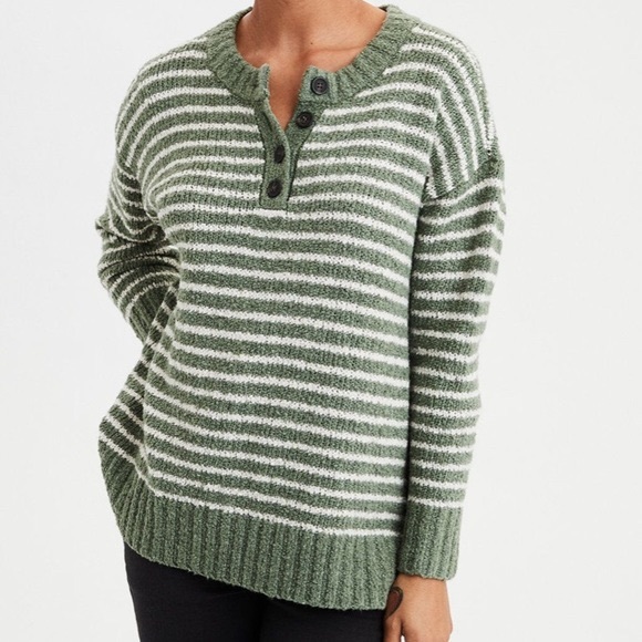 American Eagle Sweater - Picture 5 of 6